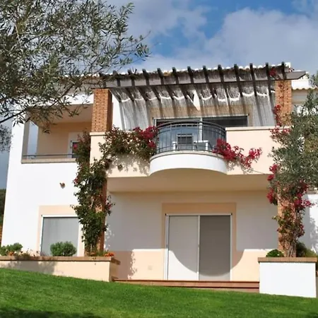 Lovely 3 Bedroom With Pool In Great Location Vila *