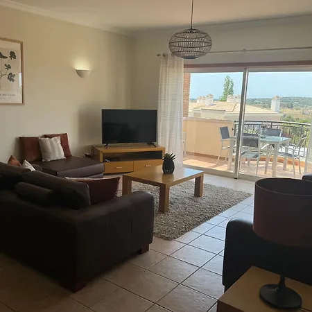 Vila Lovely 3 Bedroom With Pool In Great Location Odiáxere