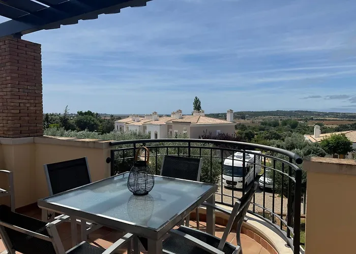 ヴィラ Lovely 3 Bedroom With Pool In Great Location