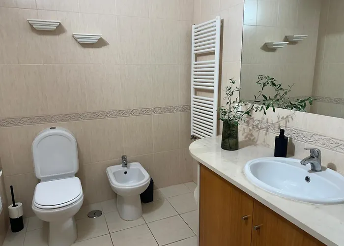 Lovely 3 Bedroom With Pool In Great Location Odiáxere