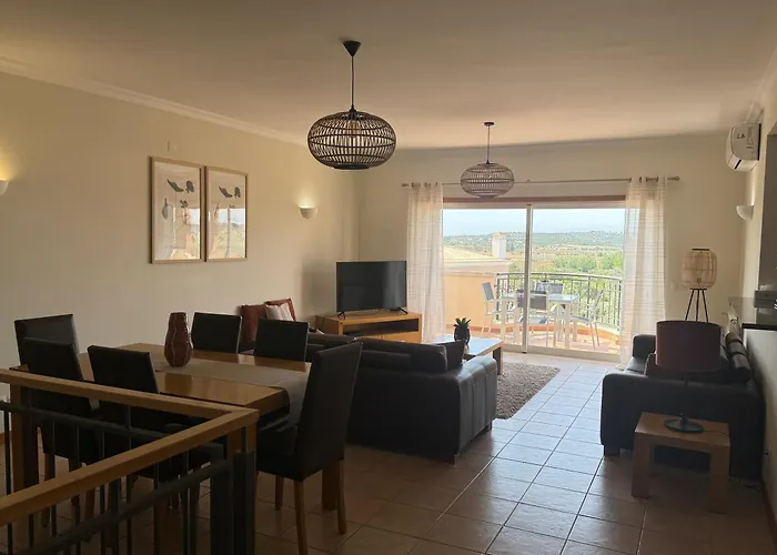 ヴィラ Lovely 3 Bedroom With Pool In Great Location *