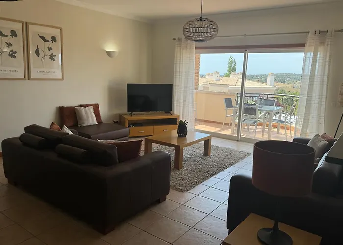 ヴィラ Lovely 3 Bedroom With Pool In Great Location Odiáxere