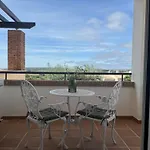 Lovely 3 Bedroom With Pool In Great Location *