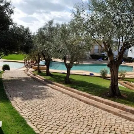 Lovely 3 Bedroom With Pool In Great Location Villa Odiáxere