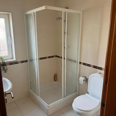 Lovely 3 Bedroom With Pool In Great Location Villa *