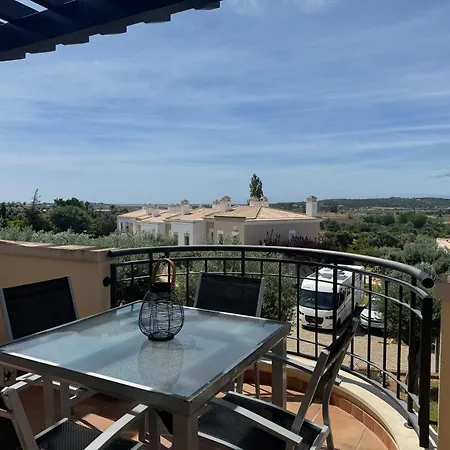 Villa Lovely 3 Bedroom With Pool In Great Location