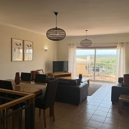 Βίλα Lovely 3 Bedroom With Pool In Great Location *