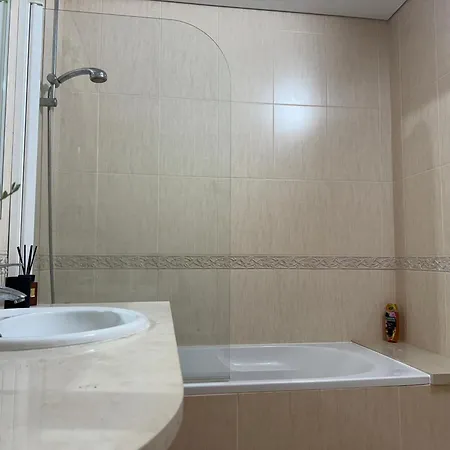 Lovely 3 Bedroom With Pool In Great Location