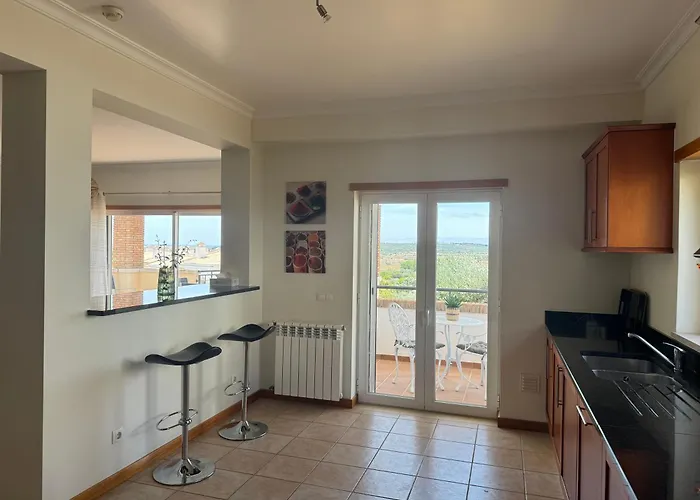 Lovely 3 Bedroom With Pool In Great Location فيلة *