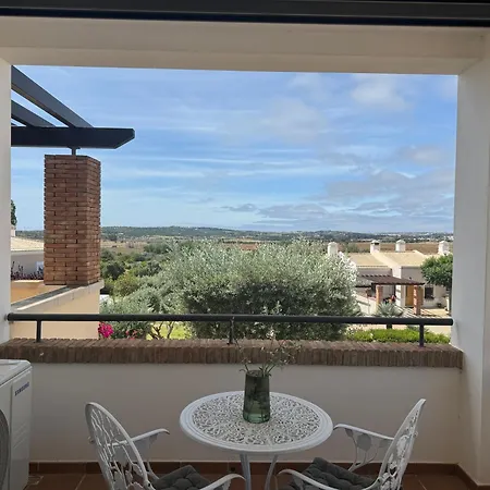 Lovely 3 Bedroom With Pool In Great Location * Odiáxere