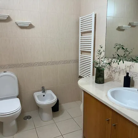 Lovely 3 Bedroom With Pool In Great Location Odiáxere