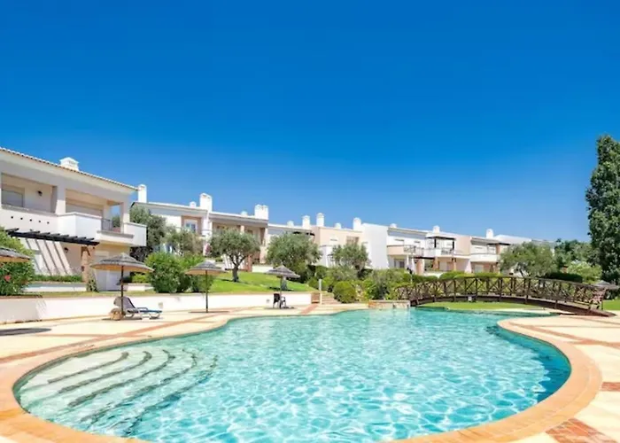 Villa Lovely 3 Bedroom With Pool In Great Location *